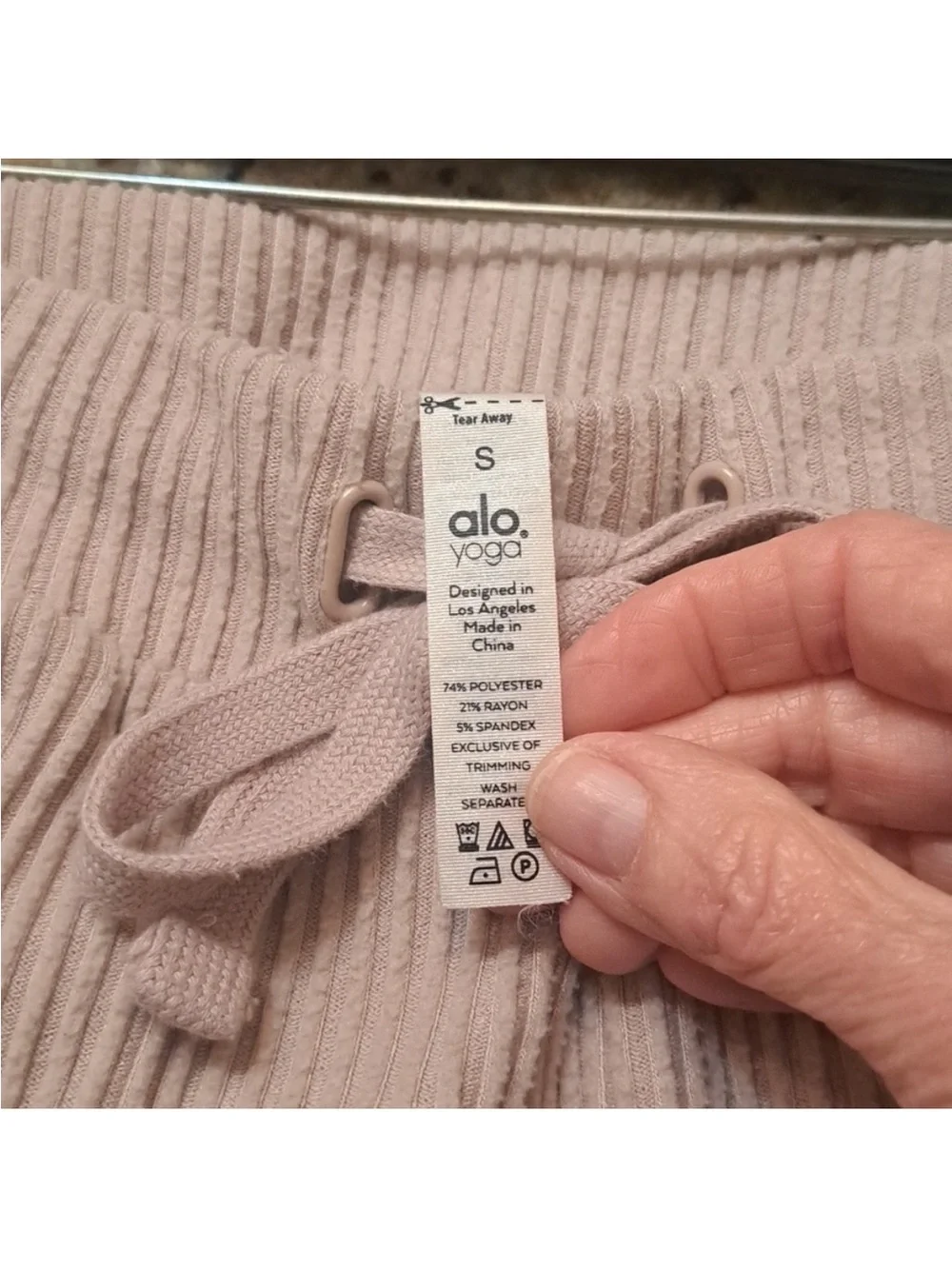 ALO Yoga Ribbed Lounge Top in Light Taupe